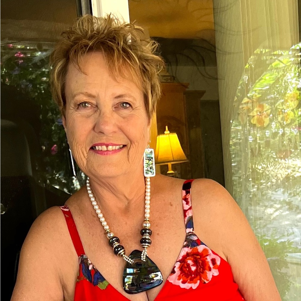 Meet your Posher, Althia